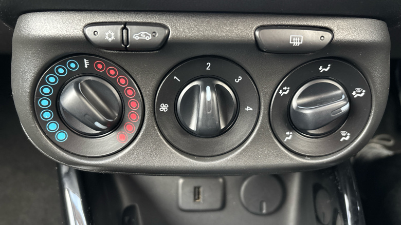 Vauxhall Corsa 1.4 SE Nav 5dr Petrol Hatchback